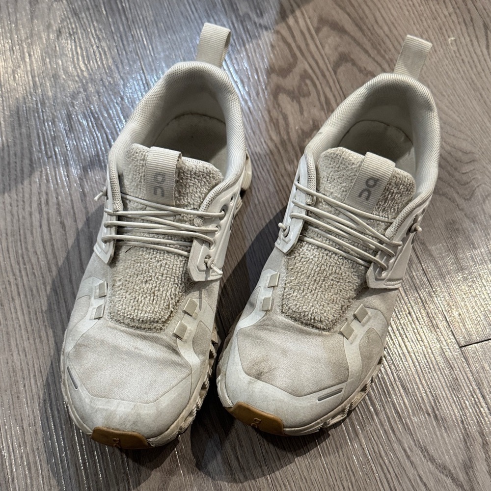 On Running Light Gray Sneakers